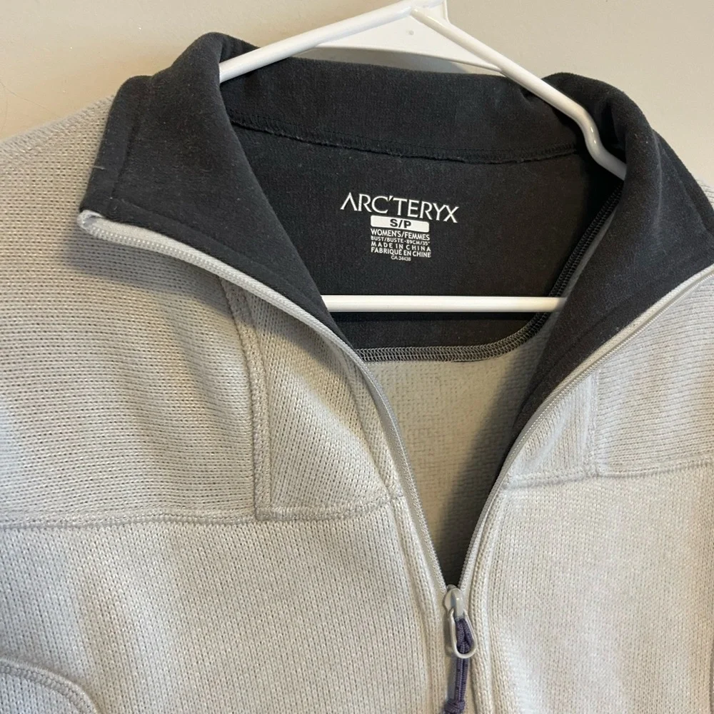 Arcteryx Women’s Zip Up Jacket - Picture 4 of 6